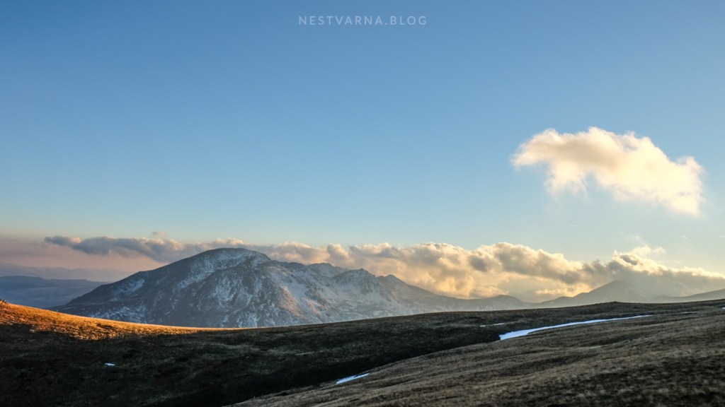 Silazak sa Titovog vrha u sumrak.